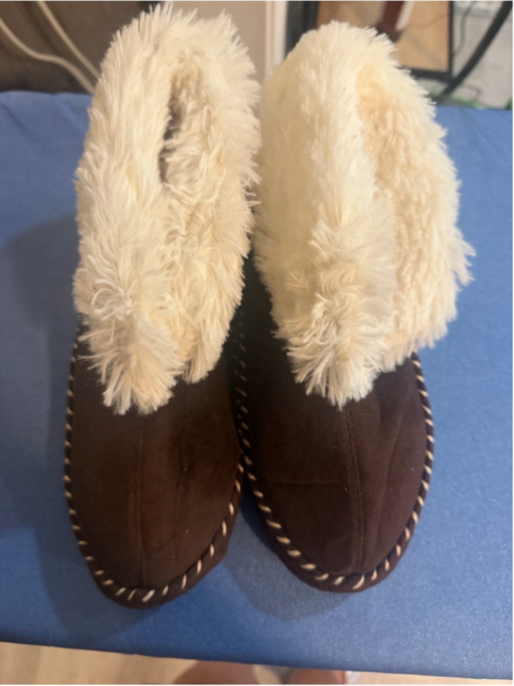 Women's Easy Spirit Slippers Size 6.5 -7.5 Brown White
